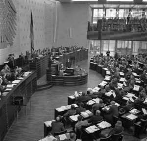 16.12.1954 Erste Lesung der Pariser Verträge im Deutschen Bundestag